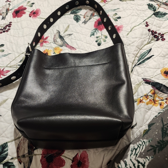 Madewell Medium Bucket Bag - Picture 2 of 3